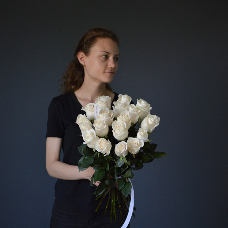bouquet of white roses - Photo 1 