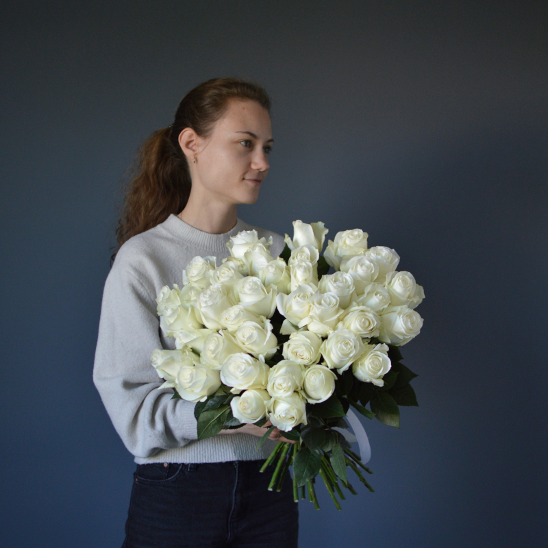 bouquet of white roses - Photo 1 