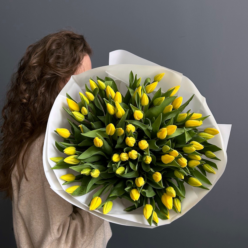 yellow tulips - Photo 1 