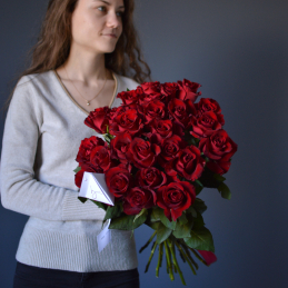 bouquet of red roses - Photo 2 