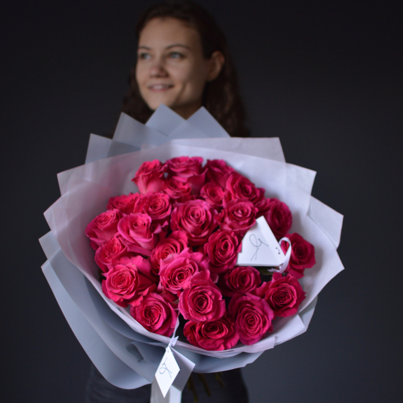 bukiet z 25 malinowych róż - Zdjęcie 1 