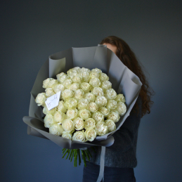 букет из 51 пионовидной белой розы - Фото 1 